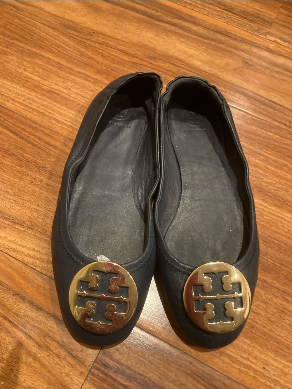 Tory Burch navy blue Leather Ballet flat shoes Gold Logo Medallions Size 9M